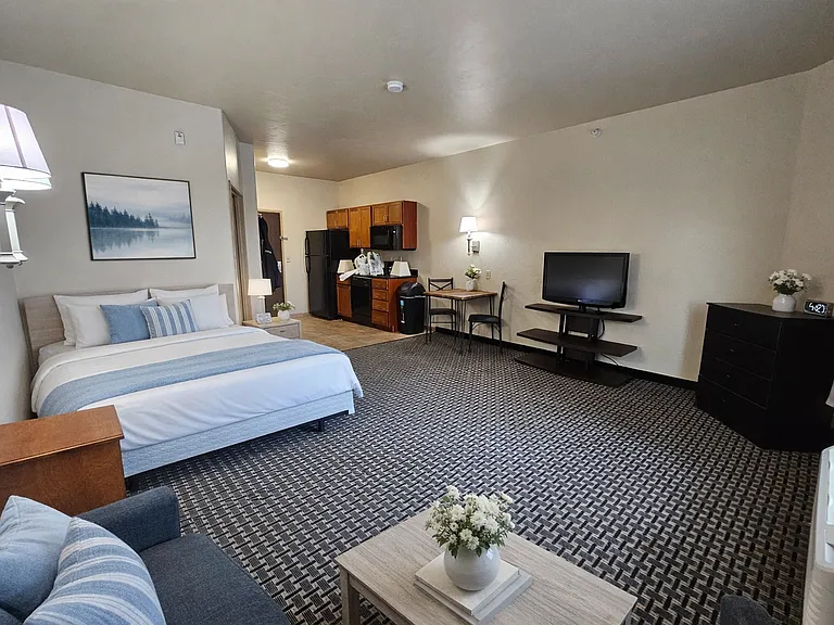 Legend Apartments — Photo 22