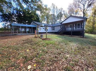 9238 Glen Cross Dr, Kernersville, NC 27284