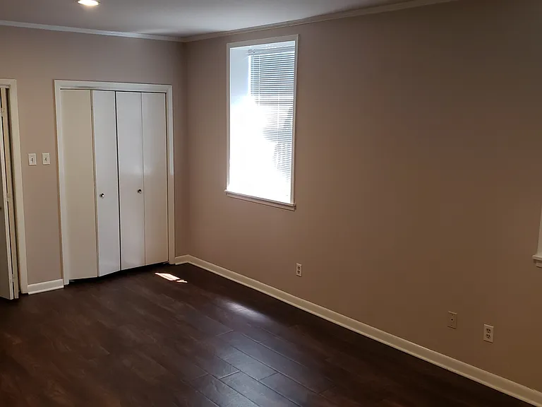 114 N Kilgore St — Photo 7
