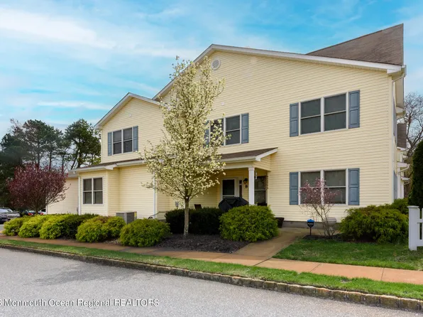8 Wiley Way, Toms River, NJ 08757