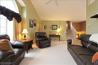 3rd image of 320 Prairie Run Dr NE