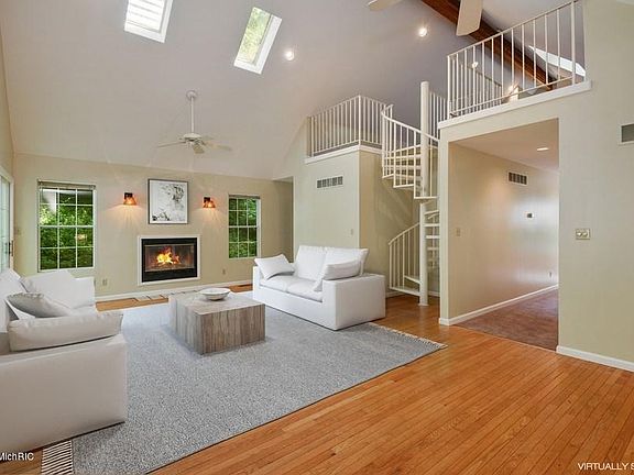 2nd image of 50234 Marjeanette Ave