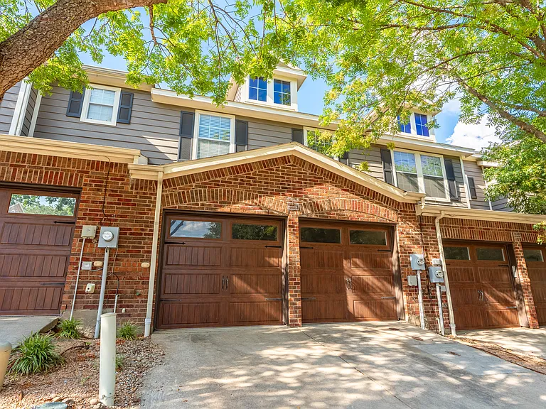 2228 Stonepark Pl — Photo 3