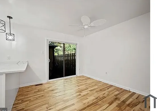 3 bed, $3,000 — Photo 4