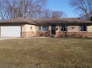 6115 Weathervane Ln, Machesney Park, IL 61115