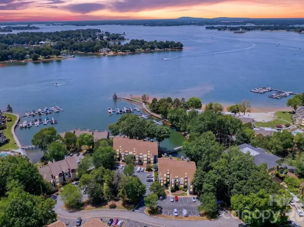 712 Southwest Dr, Davidson, NC 28036