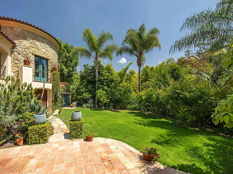 1493 Sycamore Canyon Rd — Photo 45