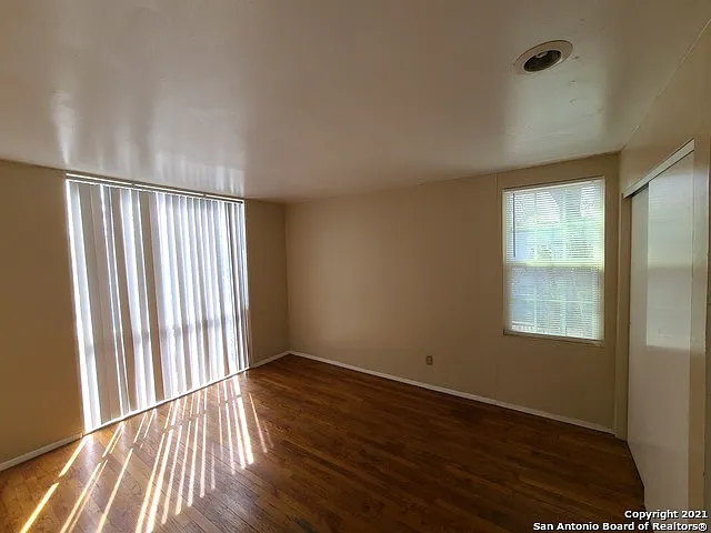2 bed, 1.0 bath, 825 sqft, $1,050 — Photo 4