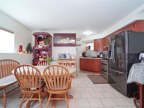 4th image of 21 Bogota St #1