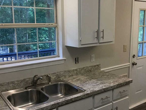 4th image of 3261 Thousand Oaks Dr