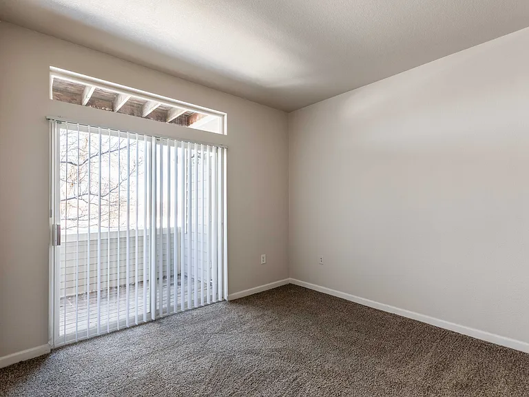 Pavilions at Silver Sage Apartments — Photo 40