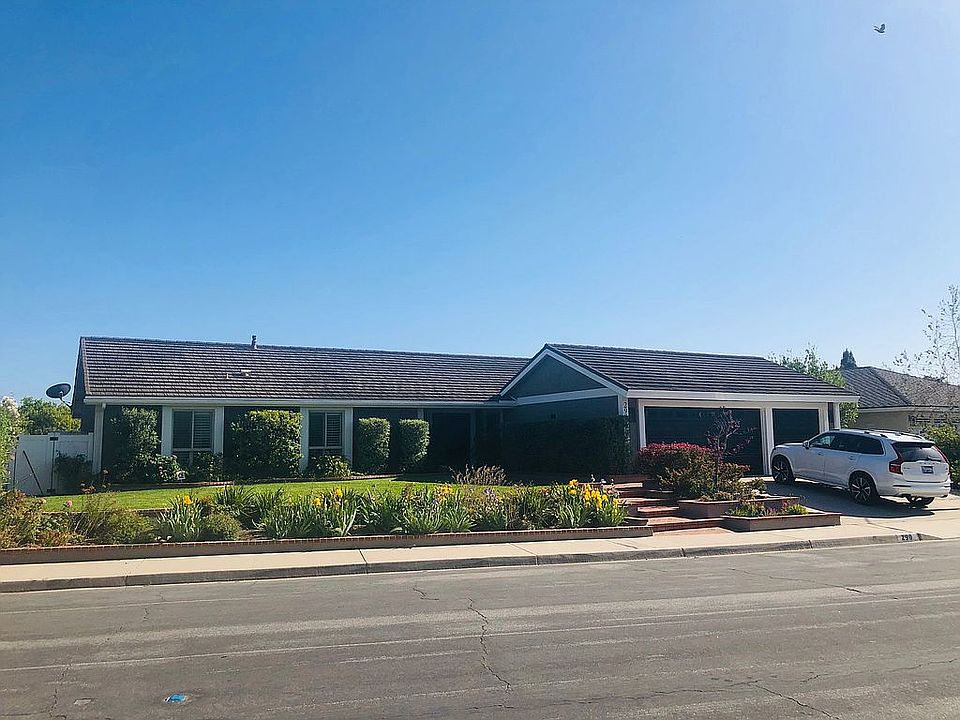 1st image of 290 Windsong St