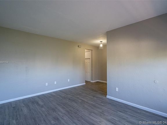 3rd image of 710 Meridian Ave APT 10