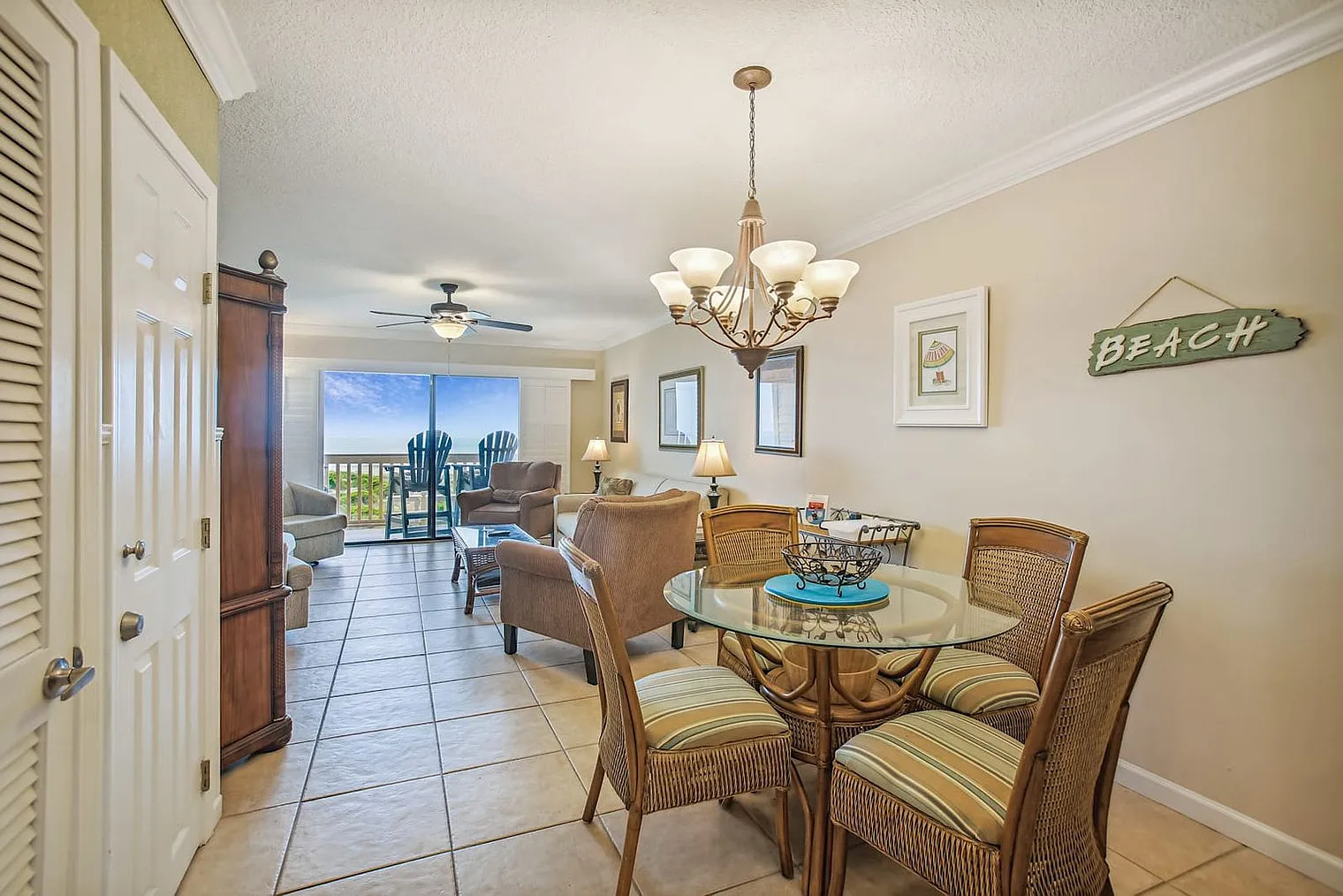 2 bed, 2.0 bath, 1119 sqft, $6,967 — Photo 2