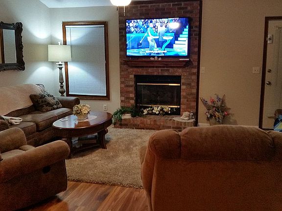 4th image of 1850 Greencastle Dr