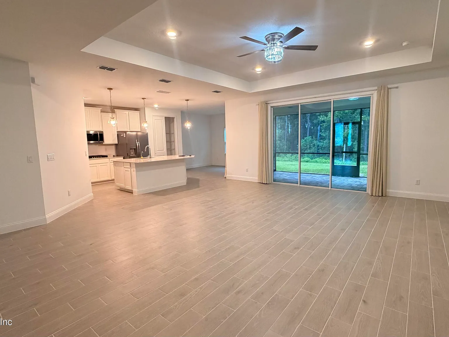 4 bed, 2.0 bath, 2267 sqft, $2,800 — Photo 4