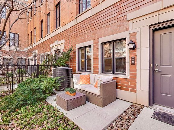 4th image of 1137 W Monroe St Unit 9