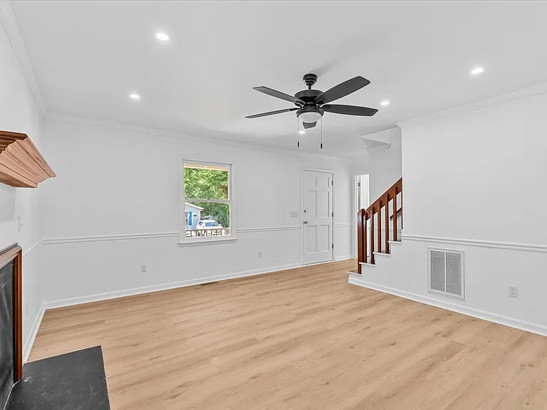 120 Arcaro Dr — Photo 4