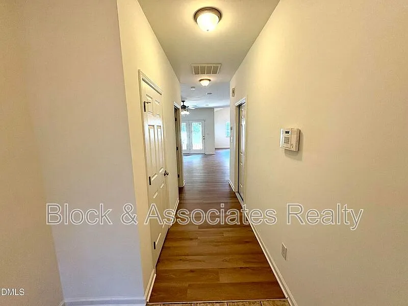 3 bed, 2.5 bath, 1532 sqft, $1,950 — Photo 2