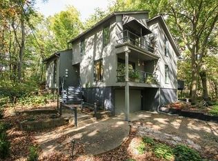 8 The Woods NE, Iowa City, IA 52240