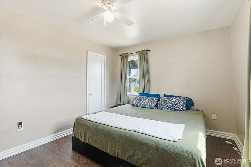 5th image of 2106 Madison Street