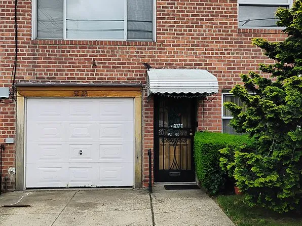 5223 74th St, Elmhurst, NY 11373