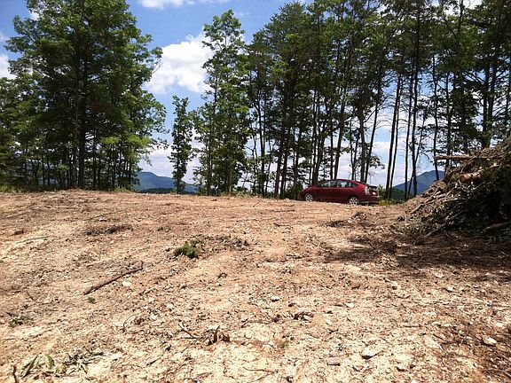 2nd image of 101 Game Trail Ln
