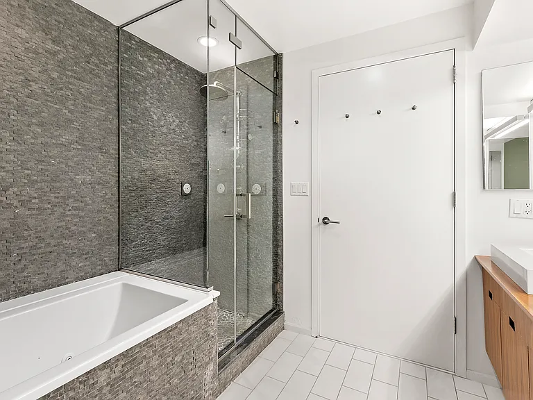 15 W 17th St #6 — Photo 8