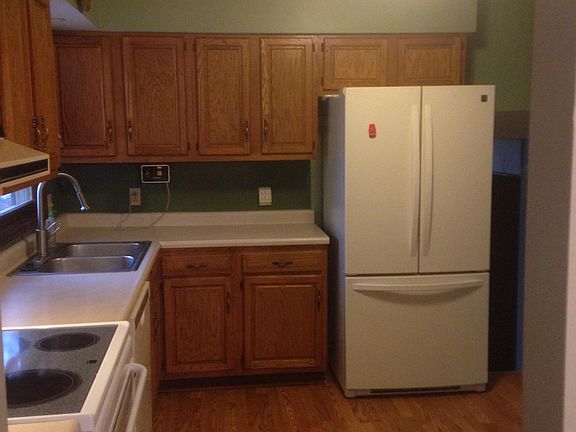 2nd image of 618 Sequoia Ln