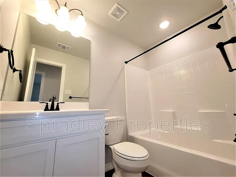 206 Juniper Dr #B — Photo 6