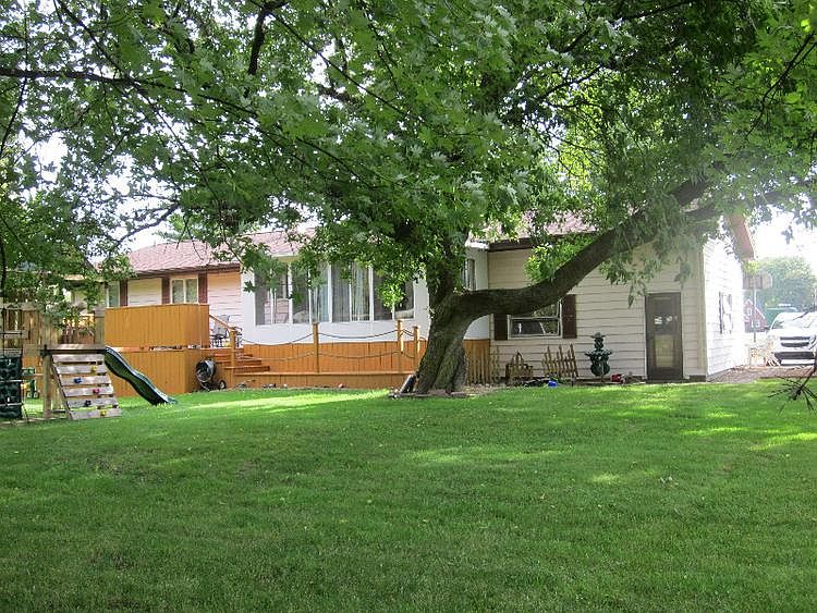 2nd image of 300 Beech St