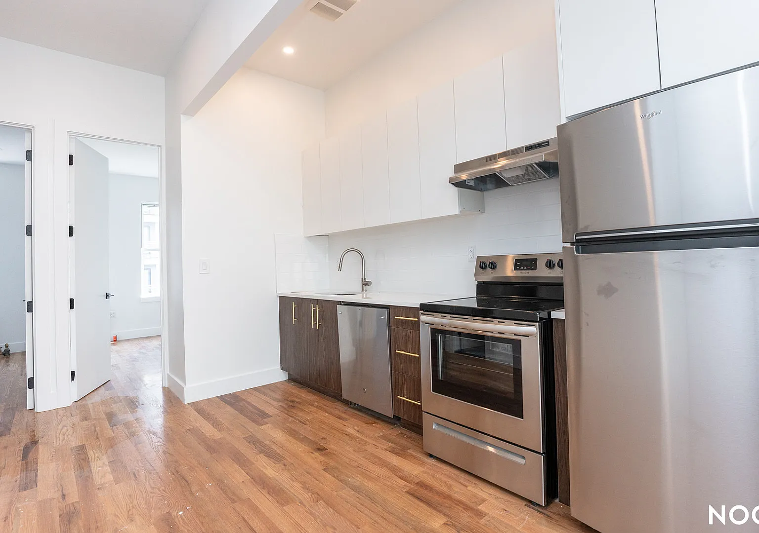 757 Hart Street — Photo 2