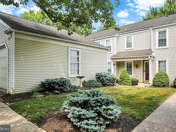2nd image of 1807 Wexford Rd