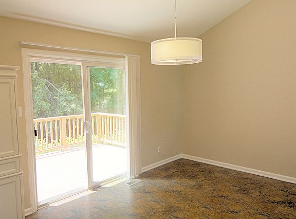 4th image of 6017 Crabapple Rd