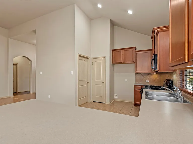 8734 Auburn Mane Dr — Photo 9