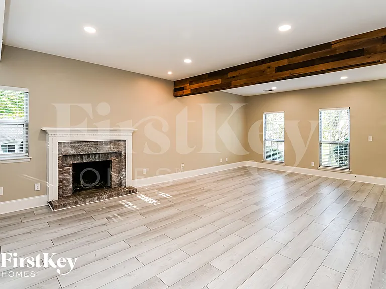 9906 Elsenham Ln — Photo 6