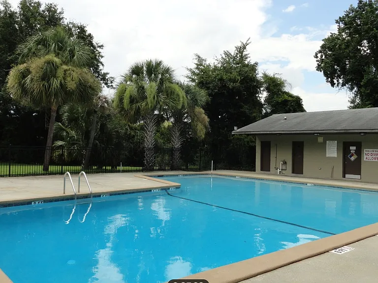 Townhouse Village — Photo 16