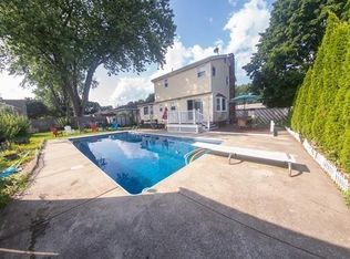19 Packard St, Lawrence, MA 01843