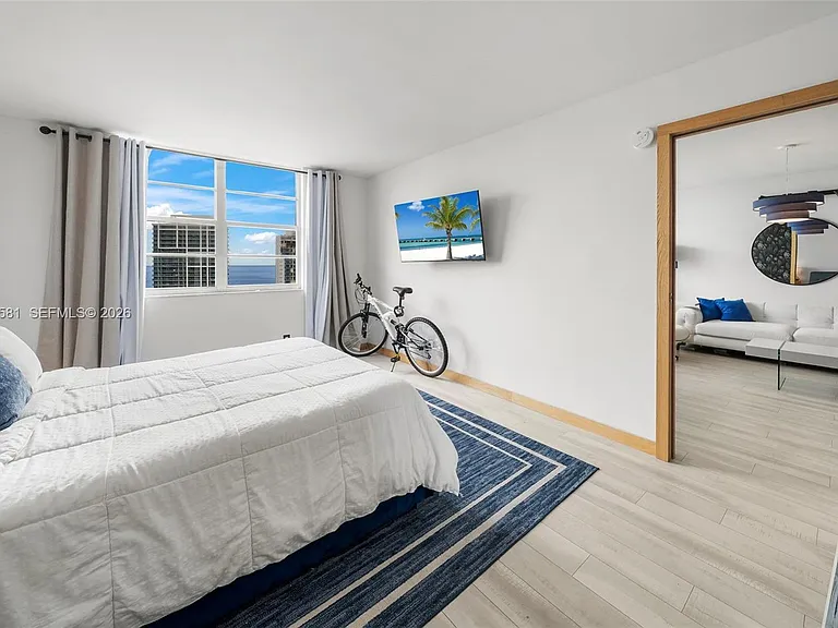 6770 Indian Creek Dr #Penthouse B — Photo 26