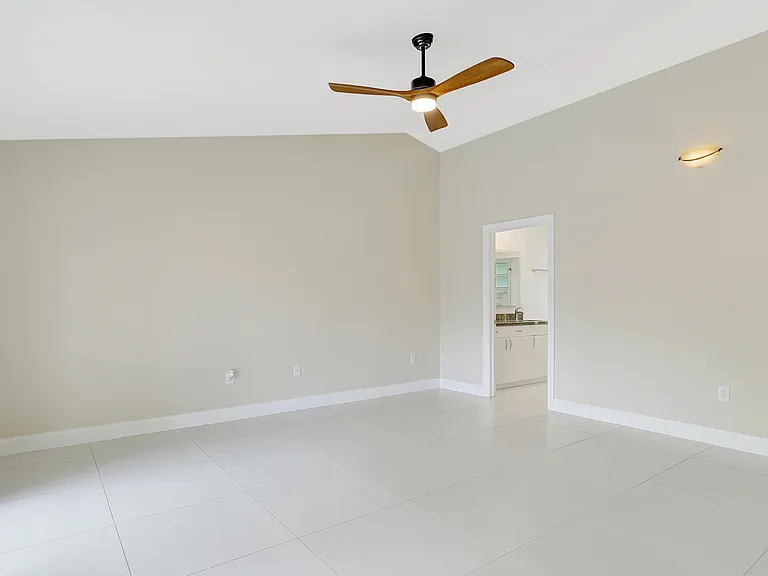 1412 NE 53rd Ct — Photo 31