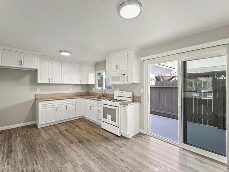 15582 Boleyn Cir #B — Photo 4