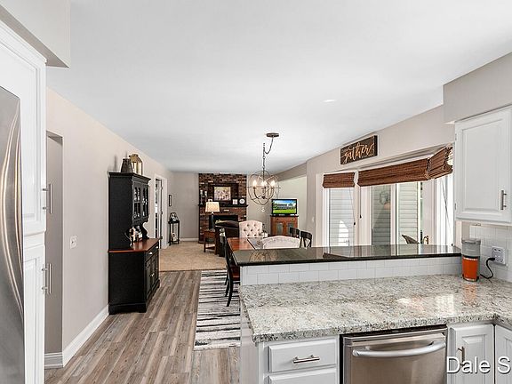 5th image of 2934 Rolling Hills Ct