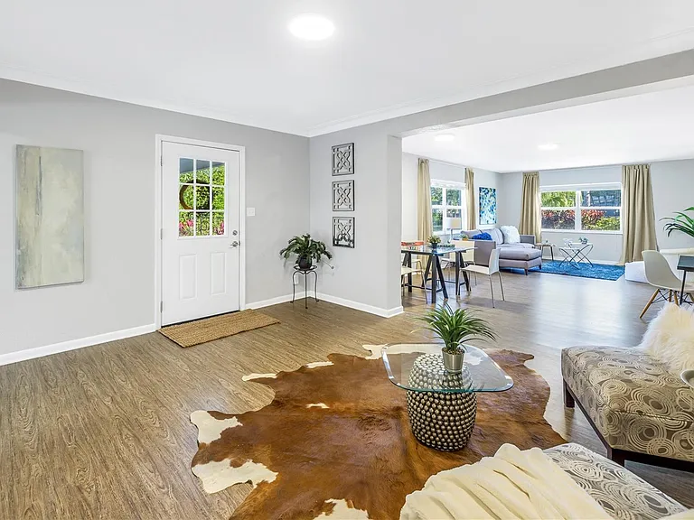 610 Cordova Blvd NE — Photo 5