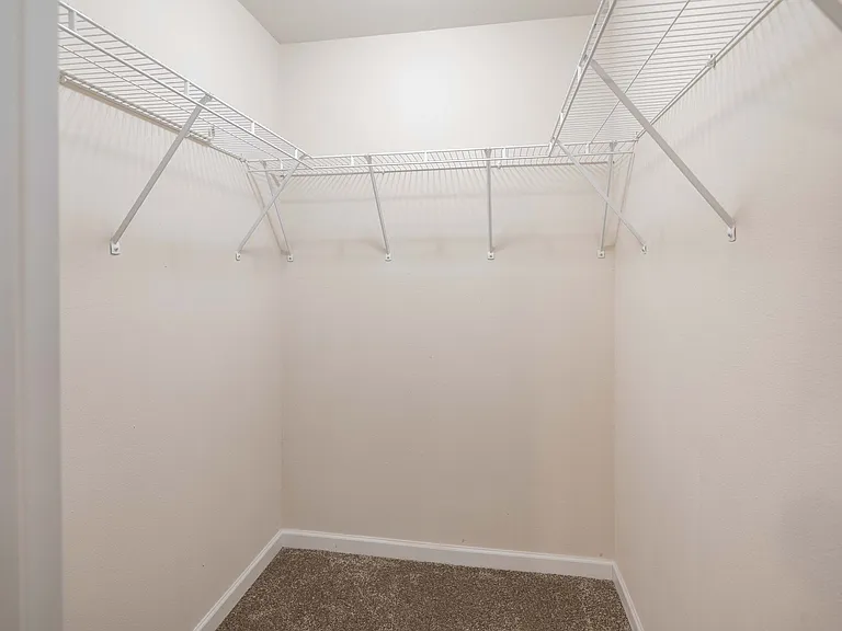 Gravois Ridge Townhome Apartments — Photo 8