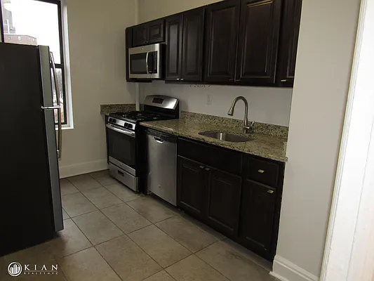 Rented by Kian Realty | media 22