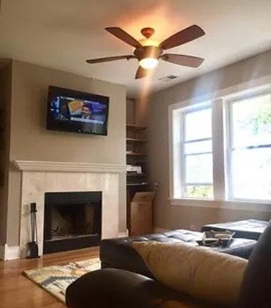 5th image of 3216 W Berteau Ave #3A
