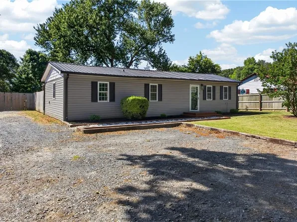4306 Plainfield Rd, Sophia, NC 27350
