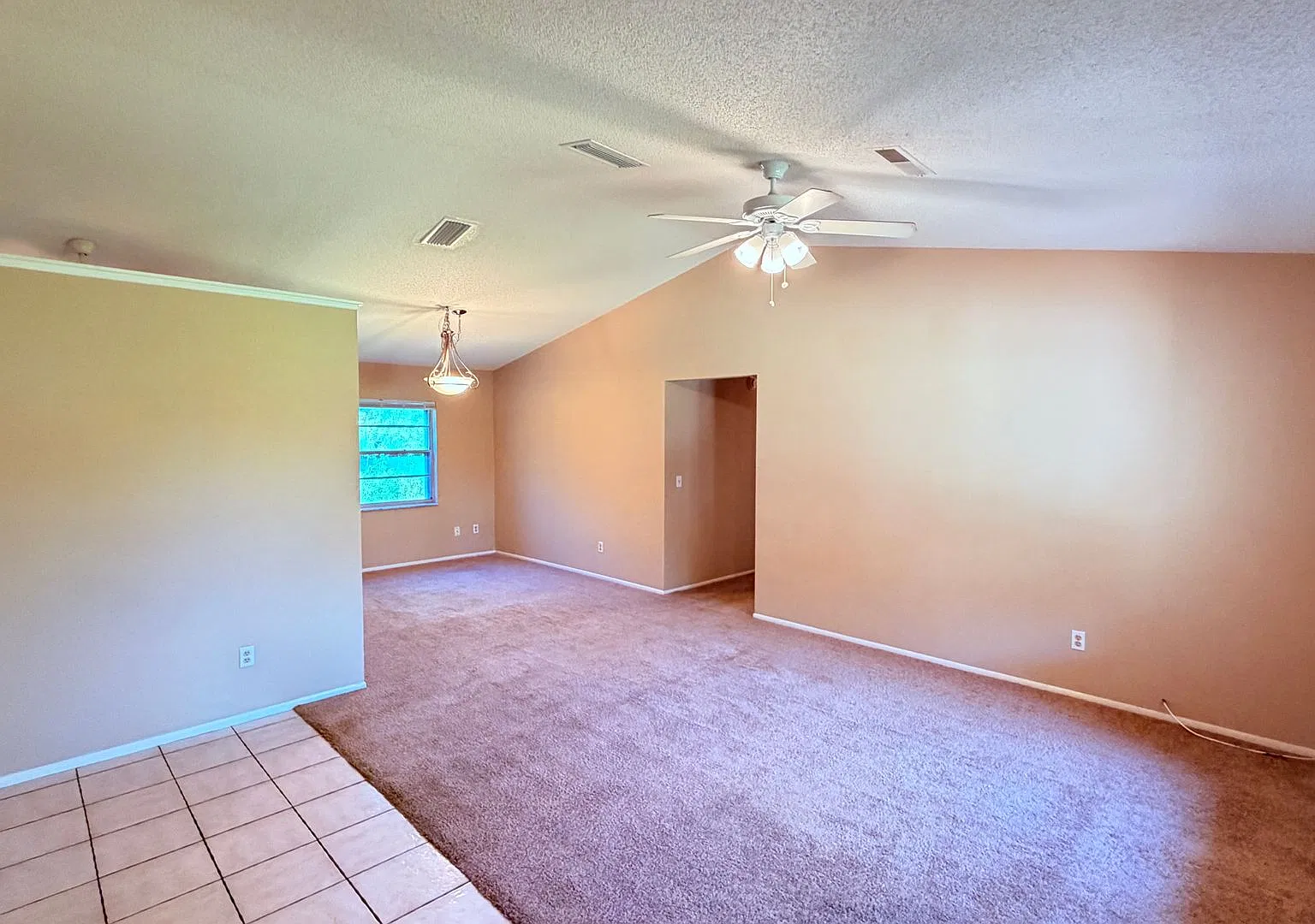 Awesome Well Maintained 3/2 in Deltona — Photo 2