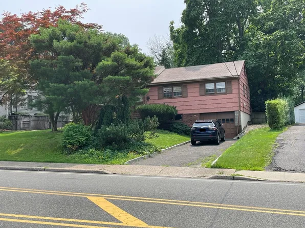 19 W Bradford Ave, Cedar Grove, NJ 07009
