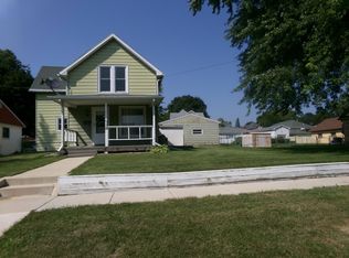 1236 W Harrison St, Freeport, IL 61032